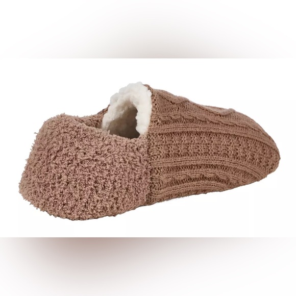 Northeast Outfitters Women’s Cozy Cabin Diamond Knit Aloe Infused Slippers - Picture 2 of 4